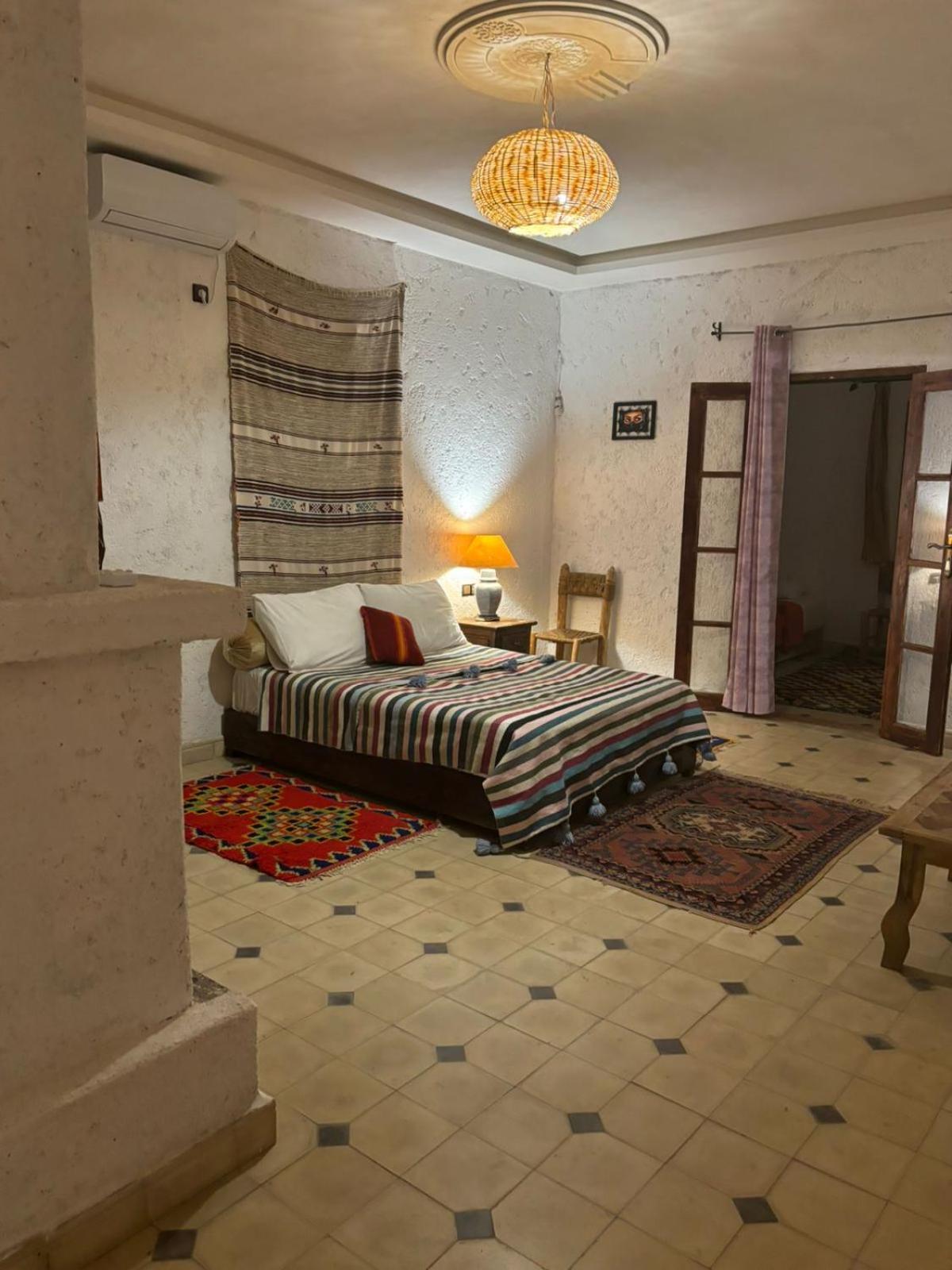 Riad Diwane Ouirgane Bilik gambar